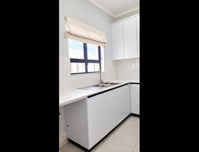 4 BEDROOM FREEHOLD FOR SALE IN SANDOWN ESTATE